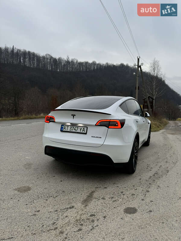 Внедорожник / Кроссовер Tesla Model Y 2024 в Ивано-Франковске