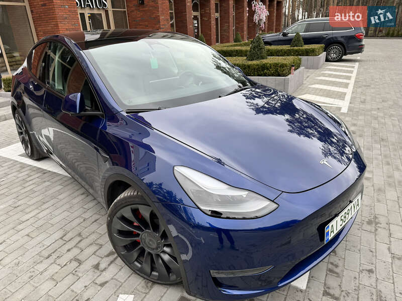 Внедорожник / Кроссовер Tesla Model Y 2023 в Киеве