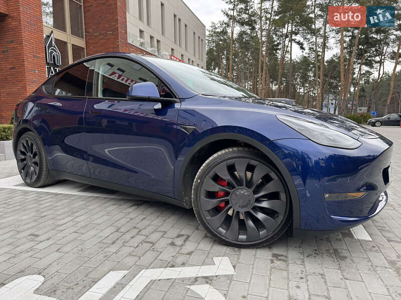 Внедорожник / Кроссовер Tesla Model Y 2023 в Киеве