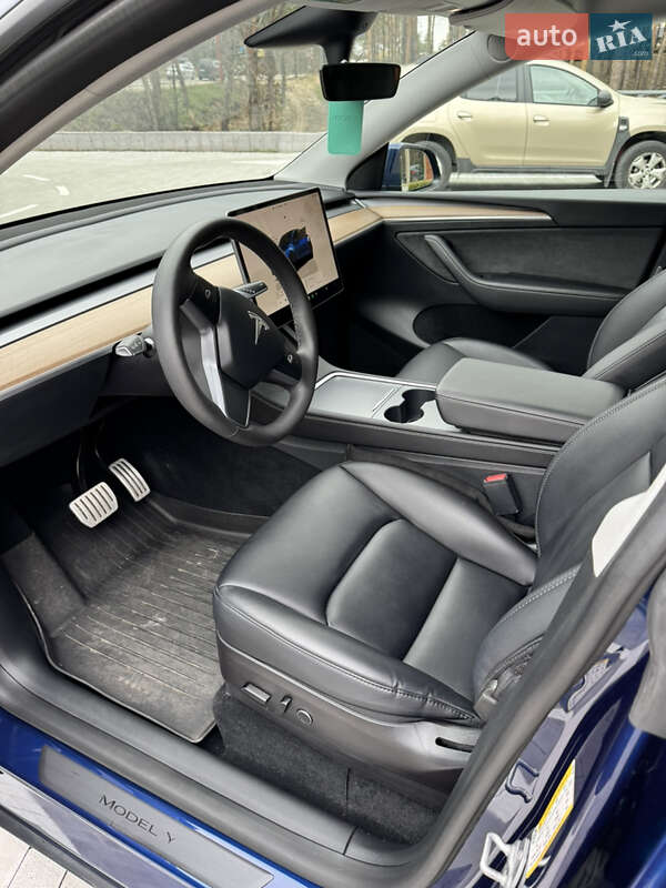 Внедорожник / Кроссовер Tesla Model Y 2023 в Киеве