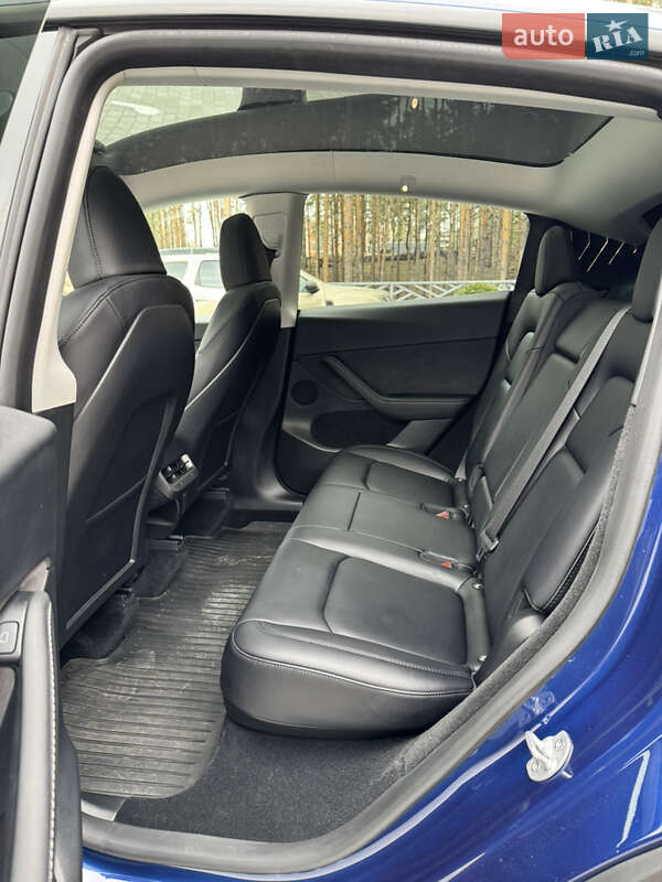 Внедорожник / Кроссовер Tesla Model Y 2023 в Киеве