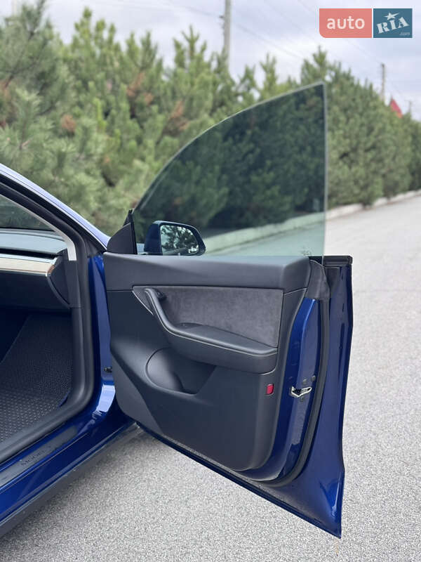 Внедорожник / Кроссовер Tesla Model Y 2022 в Днепре фото 35 Внедорожник / Кроссовер Tesla Model Y 2022 в Днепре