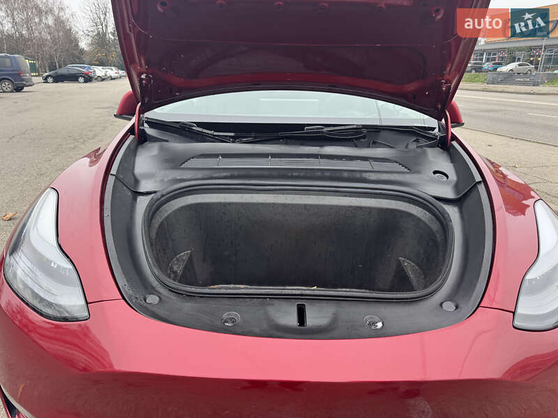 Внедорожник / Кроссовер Tesla Model Y 2024 в Днепре