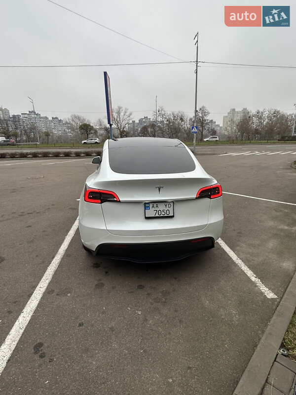 Внедорожник / Кроссовер Tesla Model Y 2025 в Киеве