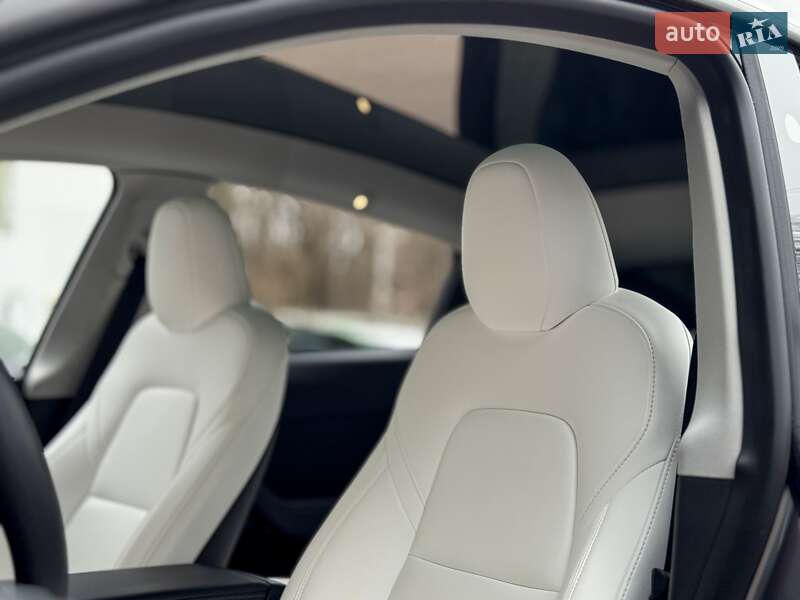 Внедорожник / Кроссовер Tesla Model Y 2024 в Киеве