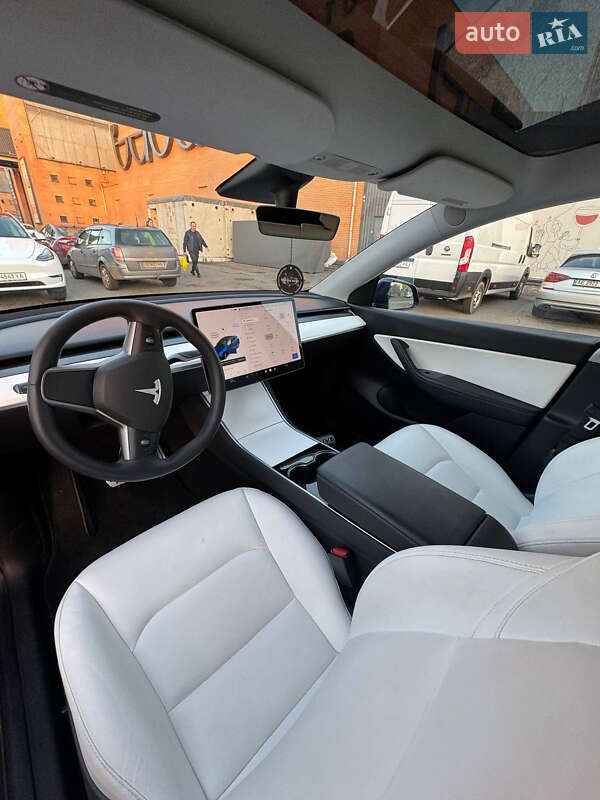 Внедорожник / Кроссовер Tesla Model Y 2021 в Днепре