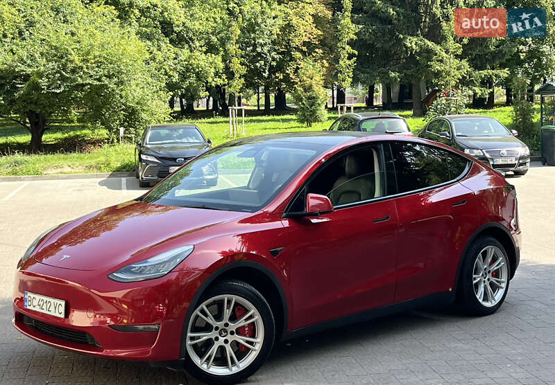 Позашляховик / Кросовер Tesla Model Y 2021 в Львові