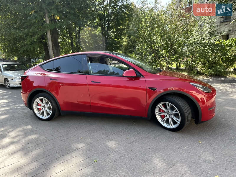 Позашляховик / Кросовер Tesla Model Y 2021 в Львові