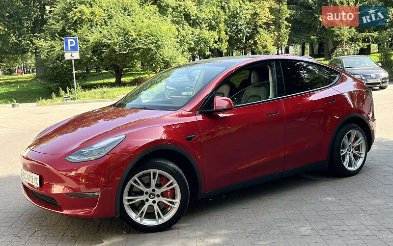 Позашляховик / Кросовер Tesla Model Y 2021 в Львові
