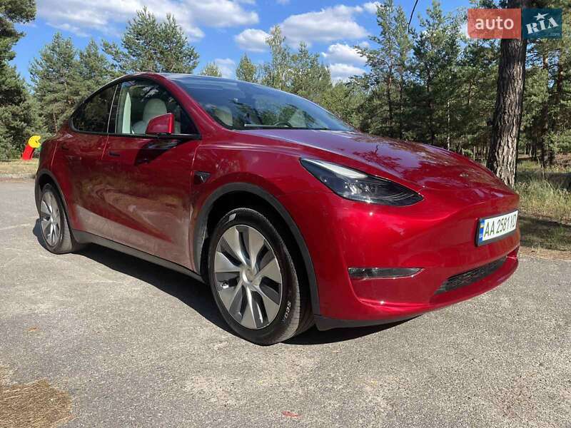 Внедорожник / Кроссовер Tesla Model Y 2024 в Киеве