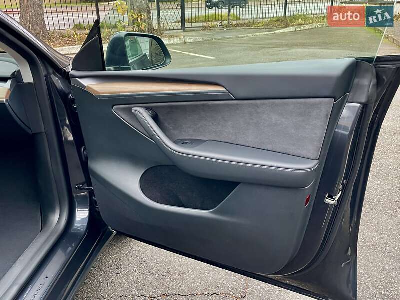 Внедорожник / Кроссовер Tesla Model Y 2024 в Киеве фото 21 Внедорожник / Кроссовер Tesla Model Y 2024 в Киеве