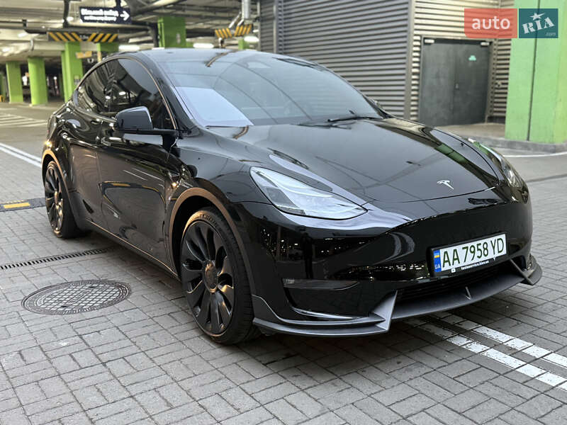 Внедорожник / Кроссовер Tesla Model Y 2023 в Киеве