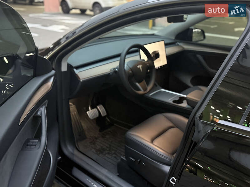 Внедорожник / Кроссовер Tesla Model Y 2023 в Киеве