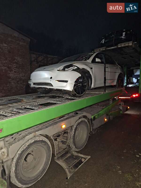 Внедорожник / Кроссовер Tesla Model Y 2023 в Львове фото 5 Внедорожник / Кроссовер Tesla Model Y 2023 в Львове