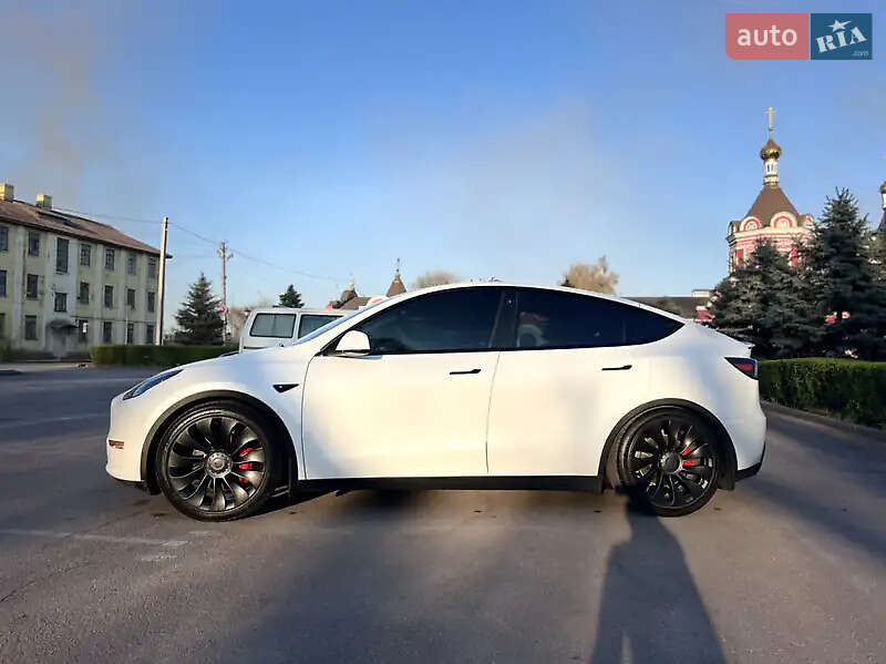 Позашляховик / Кросовер Tesla Model Y 2022 в Львові фото 4 Позашляховик / Кросовер Tesla Model Y 2022 в Львові