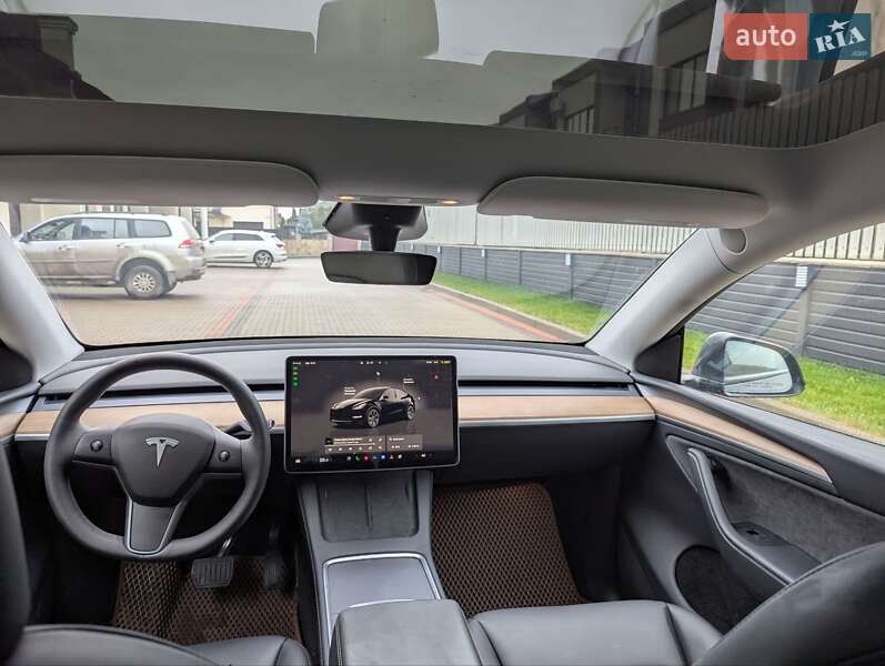 Внедорожник / Кроссовер Tesla Model Y 2024 в Тернополе