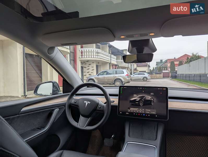 Внедорожник / Кроссовер Tesla Model Y 2024 в Тернополе