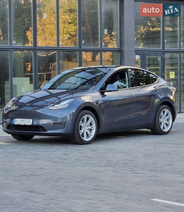 Позашляховик / Кросовер Tesla Model Y 2023 в Полтаві