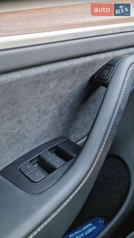 Позашляховик / Кросовер Tesla Model Y 2023 в Полтаві