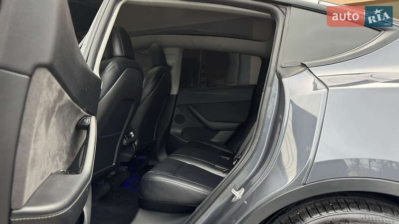 Внедорожник / Кроссовер Tesla Model Y 2021 в Луцке