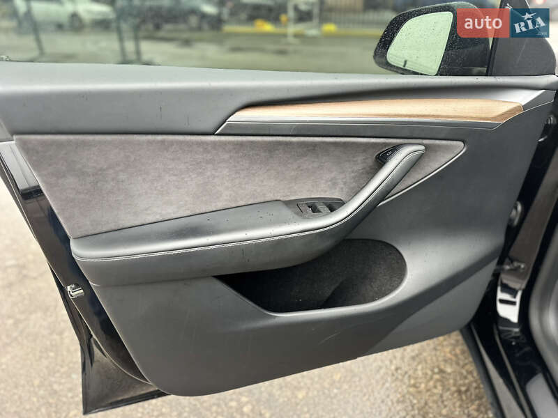 Внедорожник / Кроссовер Tesla Model Y 2022 в Киеве фото 14 Внедорожник / Кроссовер Tesla Model Y 2022 в Киеве