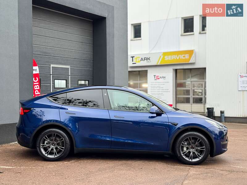 Позашляховик / Кросовер Tesla Model Y 2024 в Києві