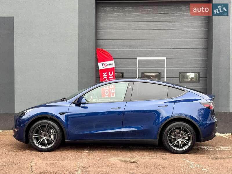 Позашляховик / Кросовер Tesla Model Y 2024 в Києві