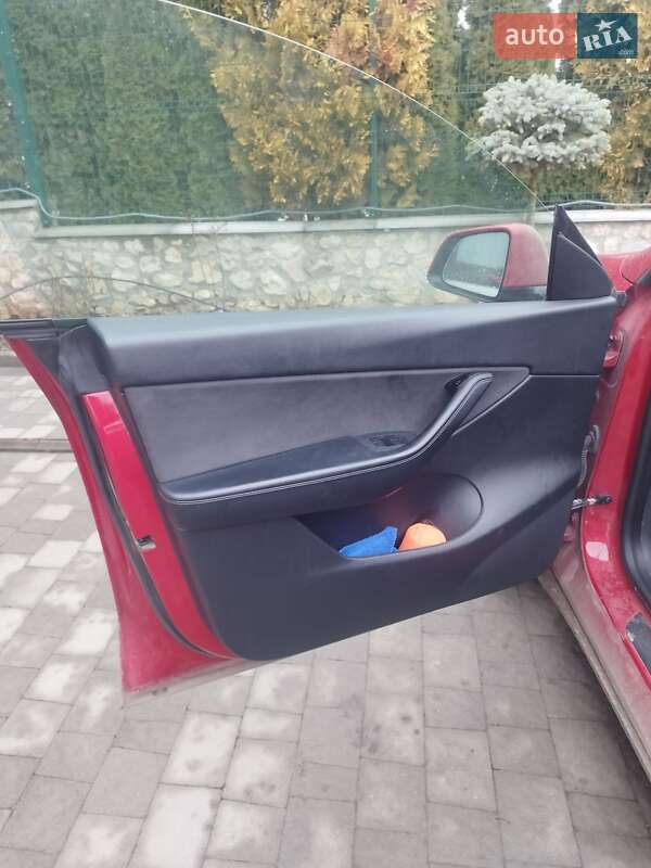 Позашляховик / Кросовер Tesla Model Y 2021 в Тернополі