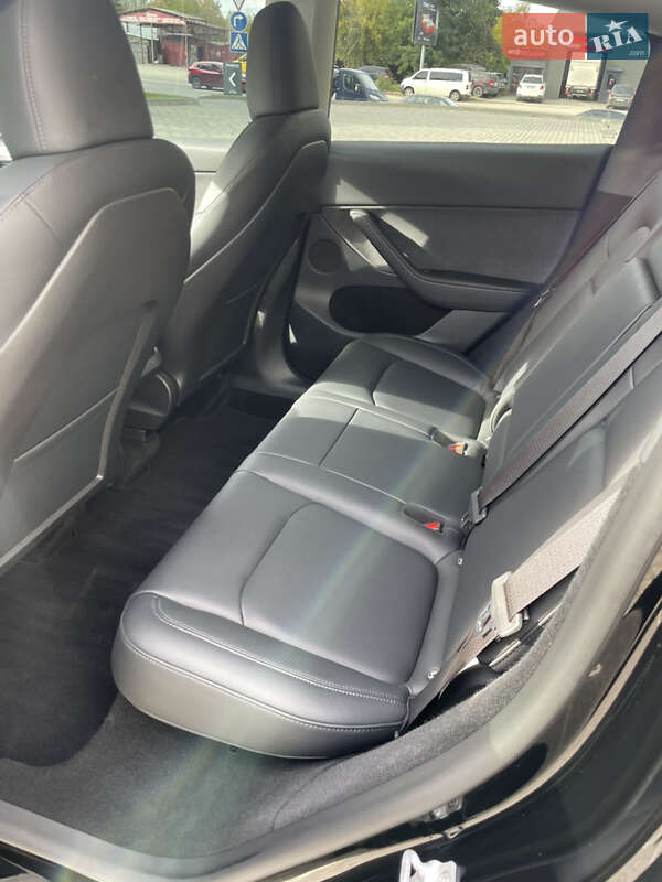 Внедорожник / Кроссовер Tesla Model Y 2022 в Ивано-Франковске