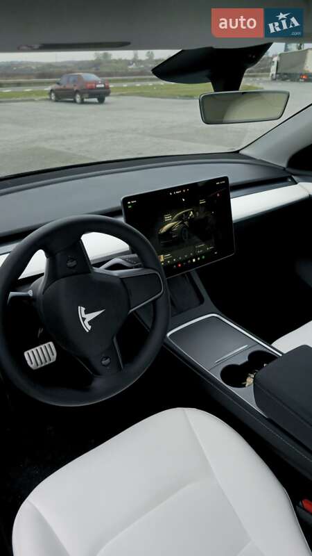 Позашляховик / Кросовер Tesla Model Y 2024 в Львові