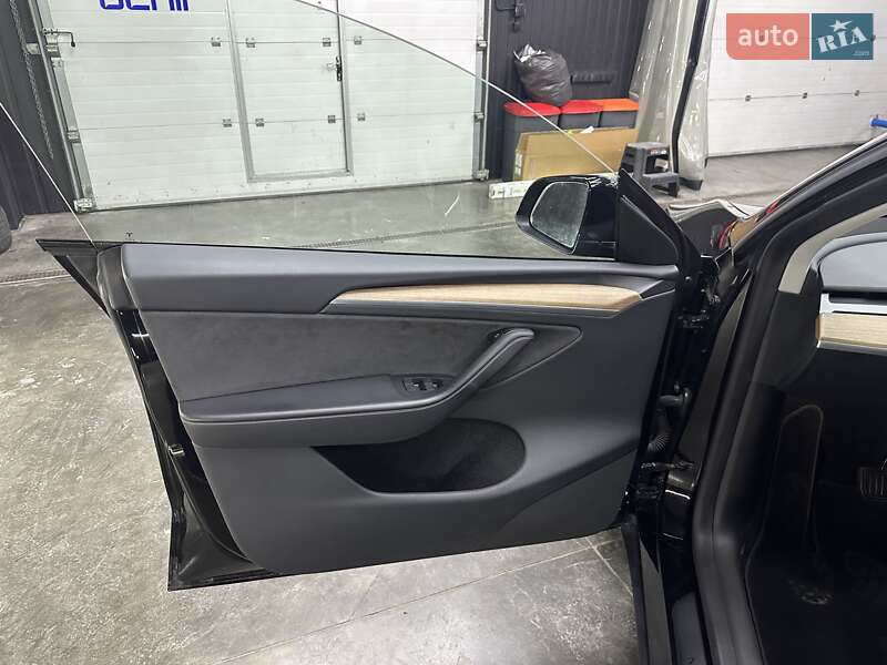 Внедорожник / Кроссовер Tesla Model Y 2024 в Одессе