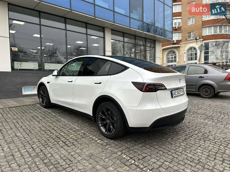 Позашляховик / Кросовер Tesla Model Y 2024 в Дніпрі