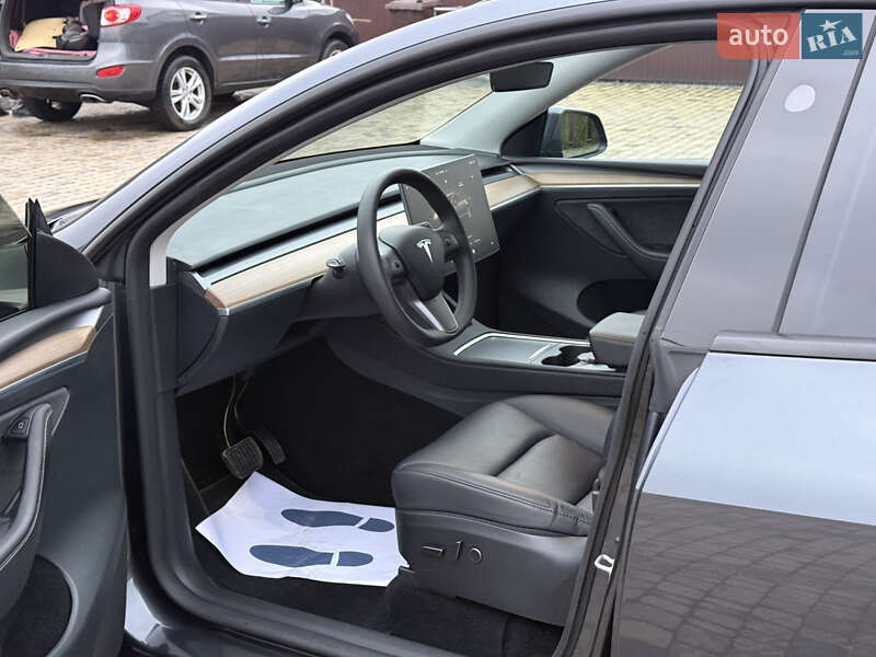 Внедорожник / Кроссовер Tesla Model Y 2023 в Тернополе