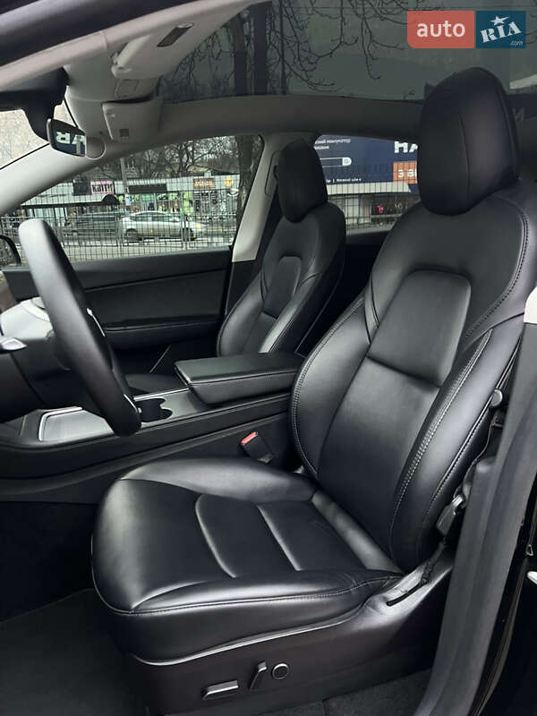 Внедорожник / Кроссовер Tesla Model Y 2022 в Киеве