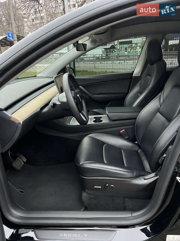 Внедорожник / Кроссовер Tesla Model Y 2022 в Киеве