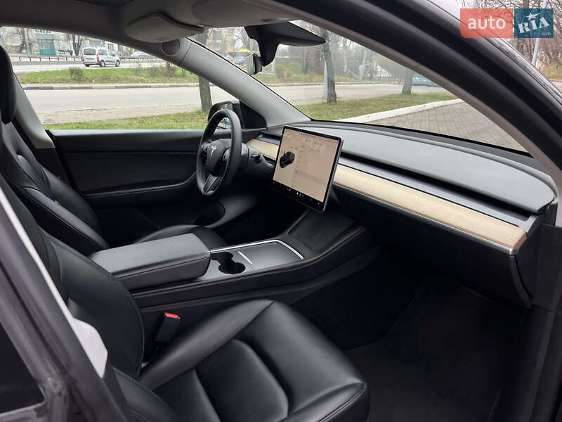 Внедорожник / Кроссовер Tesla Model Y 2022 в Киеве