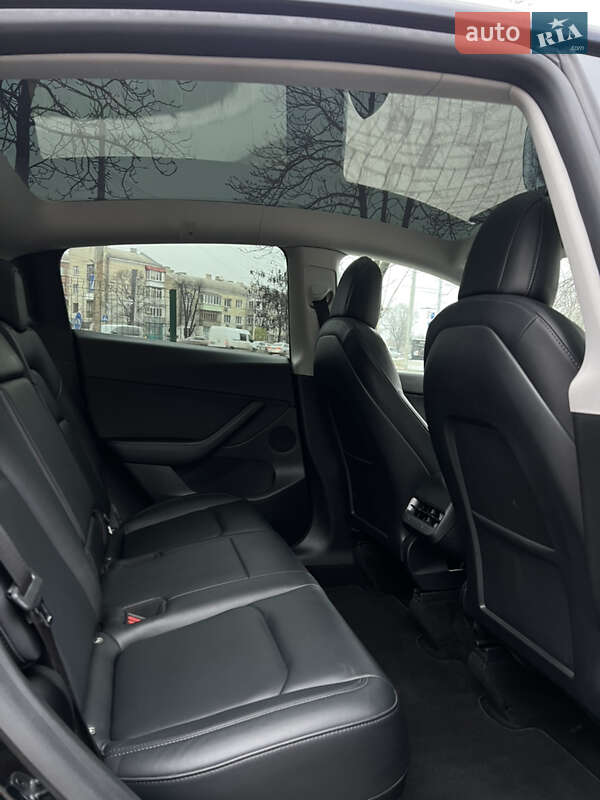 Внедорожник / Кроссовер Tesla Model Y 2022 в Киеве