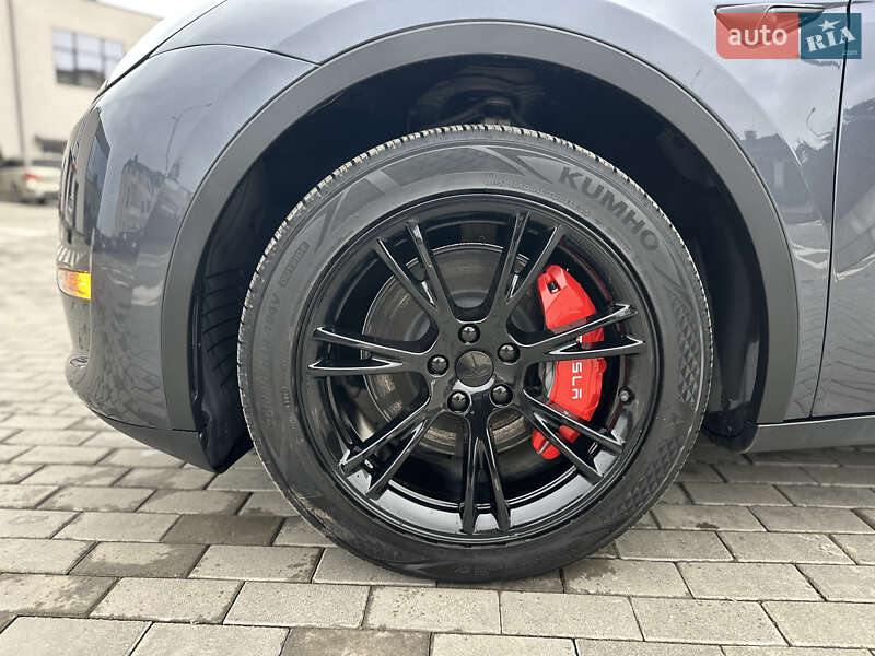 Внедорожник / Кроссовер Tesla Model Y 2023 в Ровно