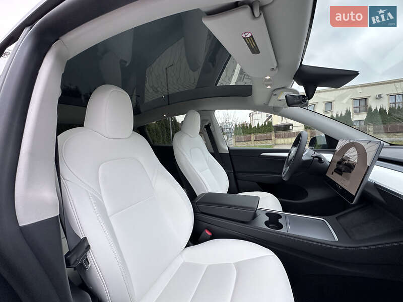 Внедорожник / Кроссовер Tesla Model Y 2023 в Ровно