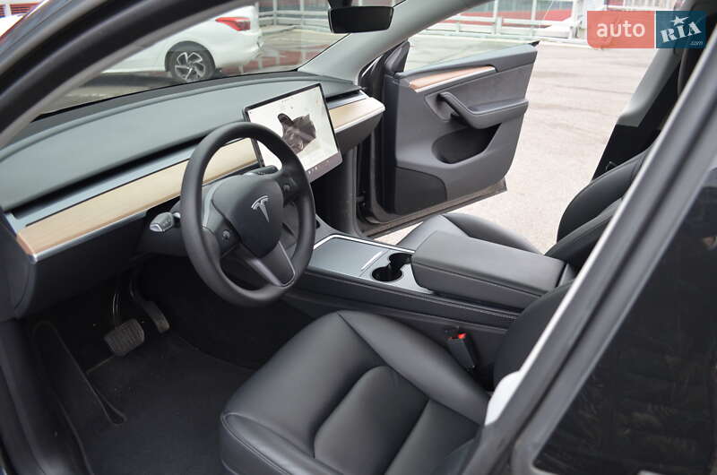 Позашляховик / Кросовер Tesla Model Y 2024 в Дніпрі фото 20 Позашляховик / Кросовер Tesla Model Y 2024 в Дніпрі