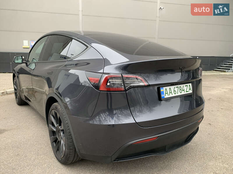 Внедорожник / Кроссовер Tesla Model Y 2024 в Киеве