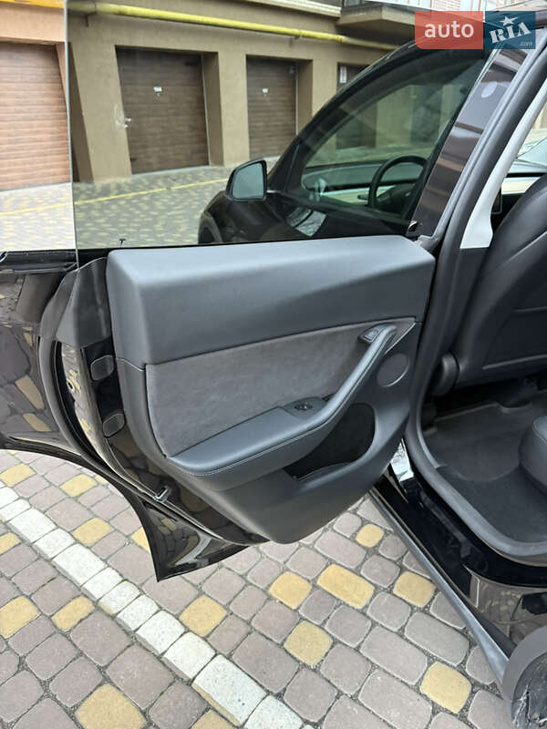 Внедорожник / Кроссовер Tesla Model Y 2024 в Виннице