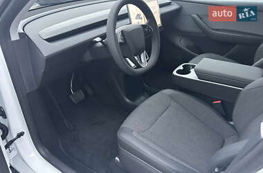 Позашляховик / Кросовер Tesla Model Y 2025 в Києві