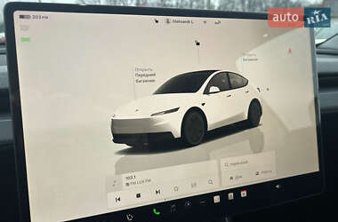 Позашляховик / Кросовер Tesla Model Y 2025 в Києві