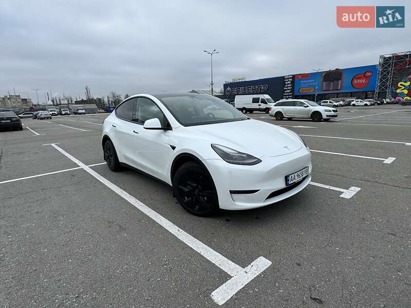 Внедорожник / Кроссовер Tesla Model Y 2022 в Киеве