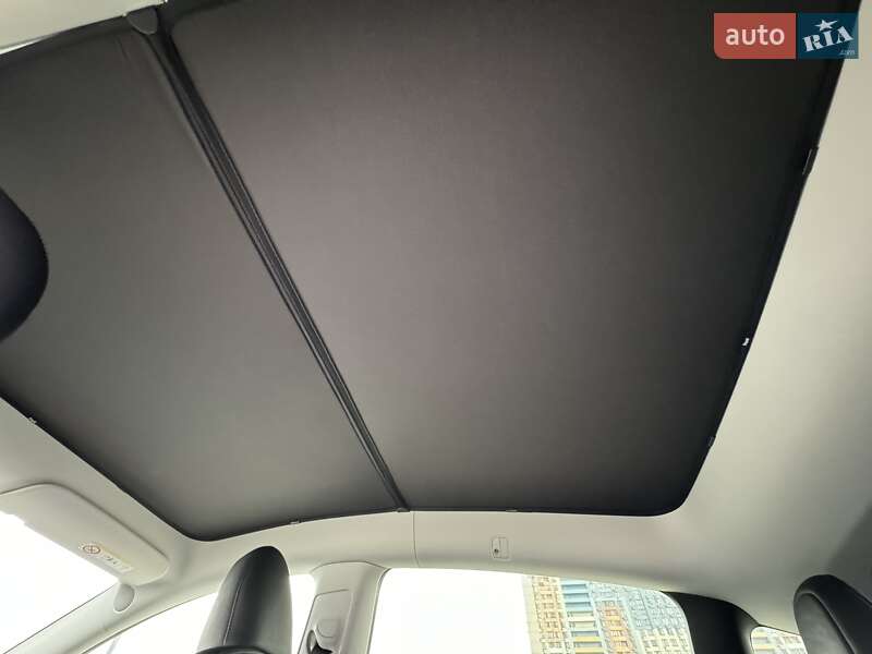 Внедорожник / Кроссовер Tesla Model Y 2022 в Киеве