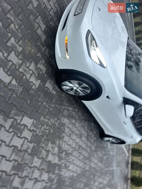 Внедорожник / Кроссовер Tesla Model Y 2021 в Луцке