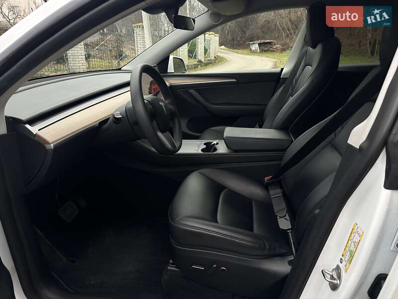 Внедорожник / Кроссовер Tesla Model Y 2023 в Львове