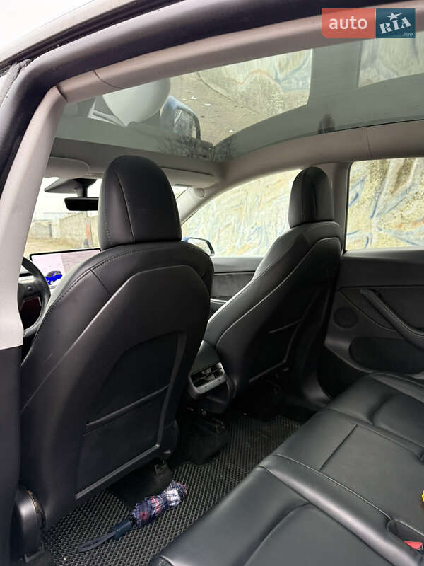 Внедорожник / Кроссовер Tesla Model Y 2020 в Киеве