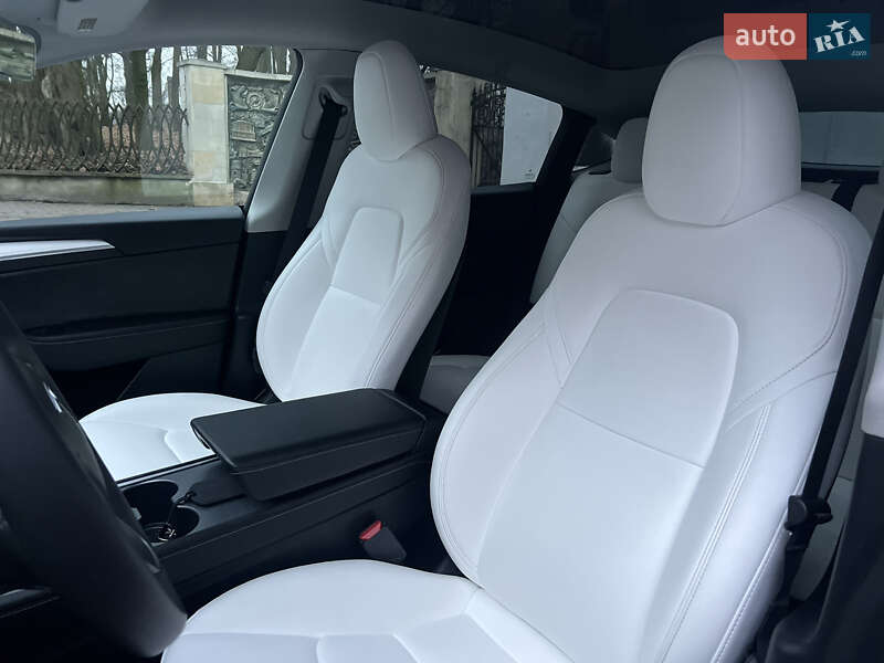 Внедорожник / Кроссовер Tesla Model Y 2024 в Львове